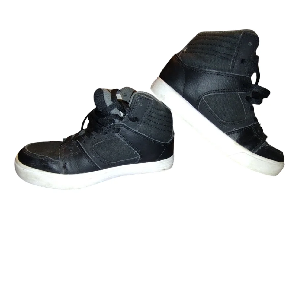 💚 GUC DC Kids Black High-Top Leather Sneakers Size 13